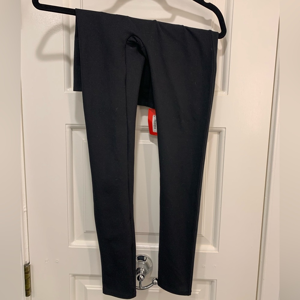 Spanx essential leggings. Black. Size:S